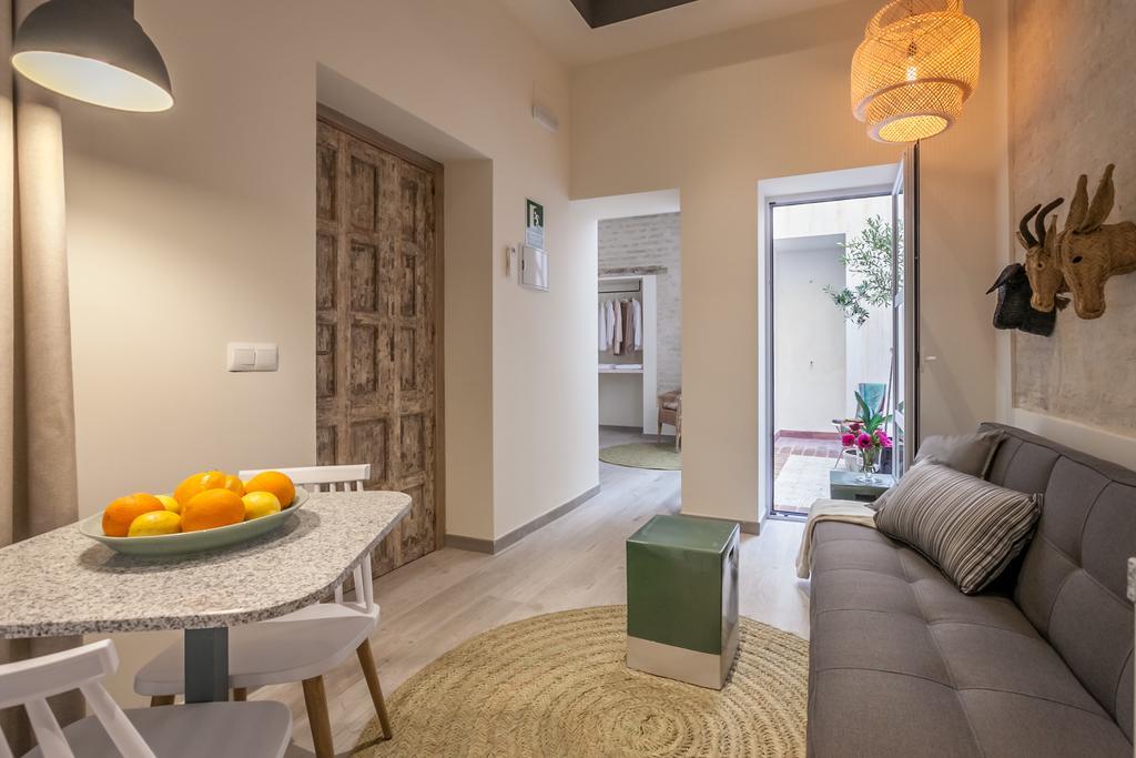 Tomas Ibarra Pool & Luxury Apartment Seville Exterior photo
