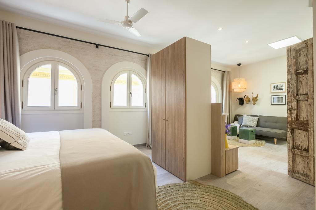 Tomas Ibarra Pool & Luxury Apartment Seville Exterior photo