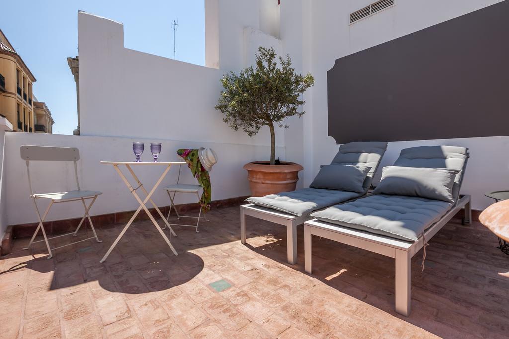 Tomas Ibarra Pool & Luxury Apartment Seville Exterior photo